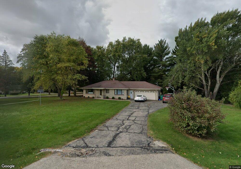 W136N6921 Claas Rd, Menomonee Falls, WI 53051 - photo 1