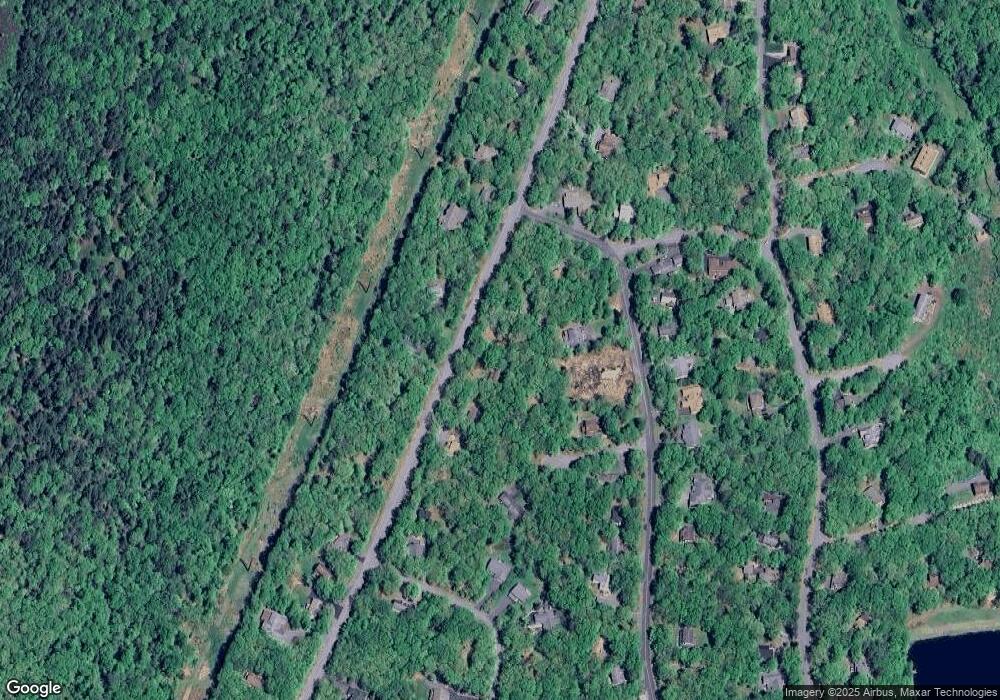 305 Surrey Dr, Hawley, PA 18428 - photo 1