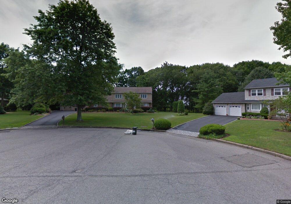 5 Hamilton Ct, Glen Head, NY 11545 - photo 1