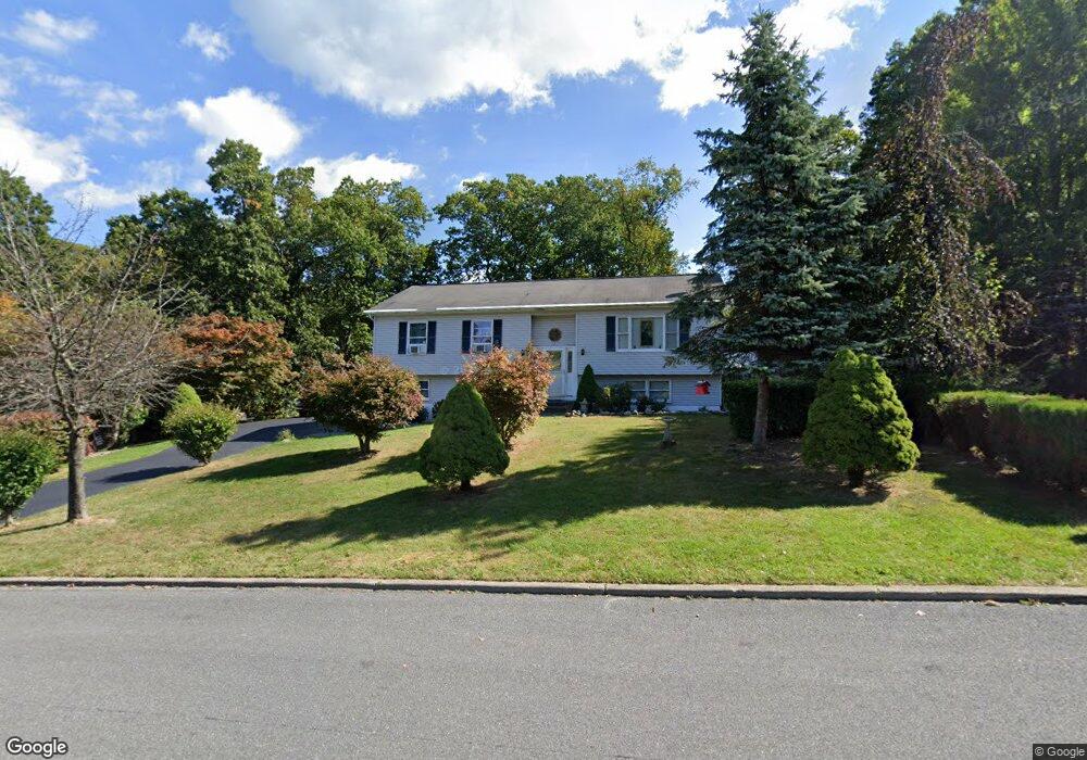 27 Maine Dr, Newburgh, NY 12550 - photo 1