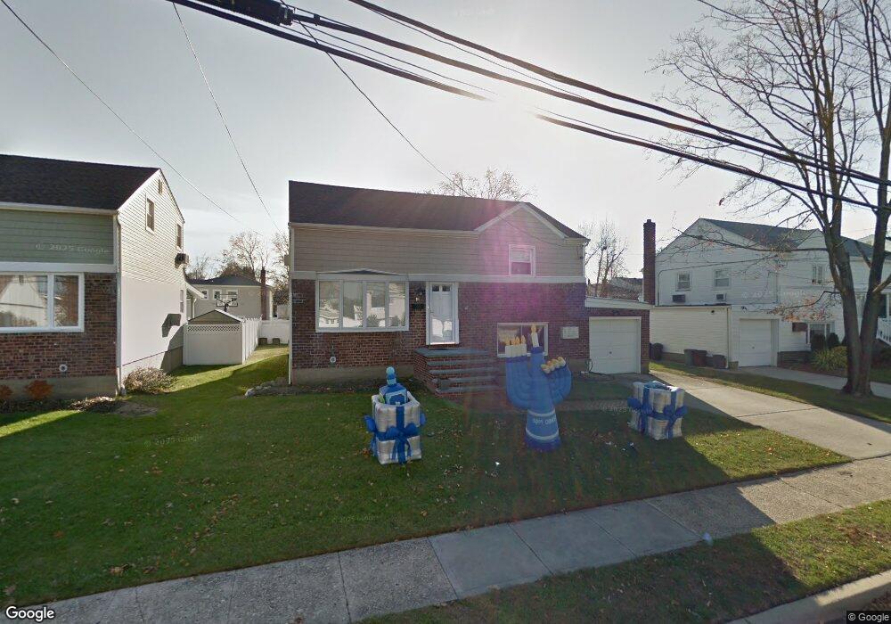 95 Thompson Ave, Oceanside, NY 11572 - photo 1