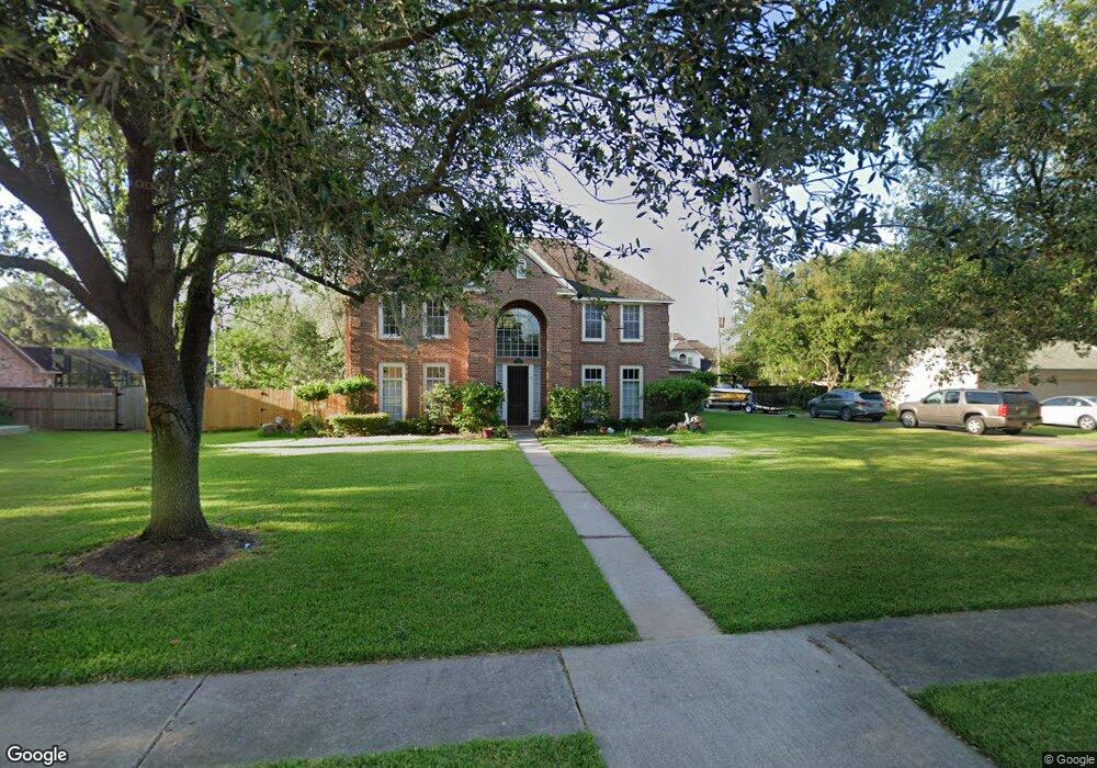 120 Strawberry Dr, Lake Jackson, TX 77566 MLS 31975674