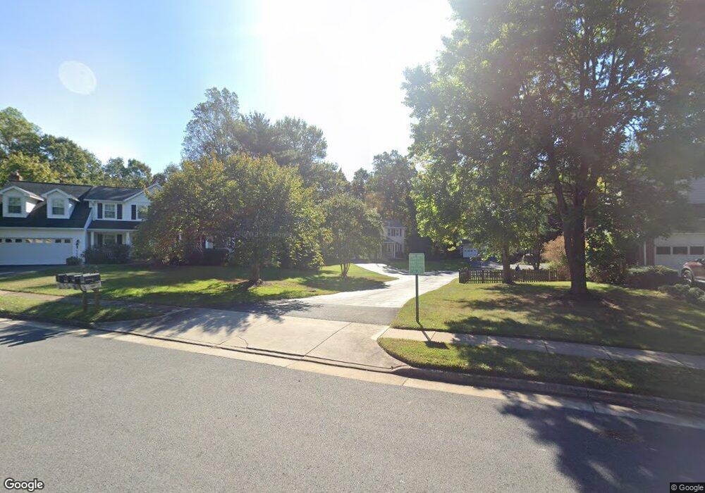 13103 Coralberry Dr, Fairfax, VA 22033 - photo 1