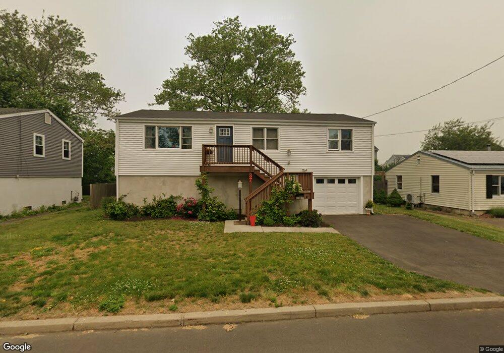 37 Jarvis Ct, Fairfield, CT 06824 - photo 1