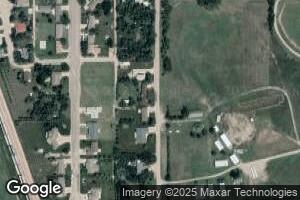 813 S 8th St, Onida, SD 57564