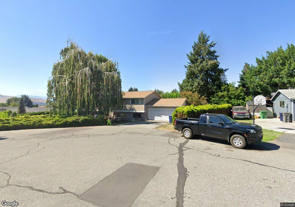 801 Manzanal St NE, East Wenatchee, WA 98802 - photo 1