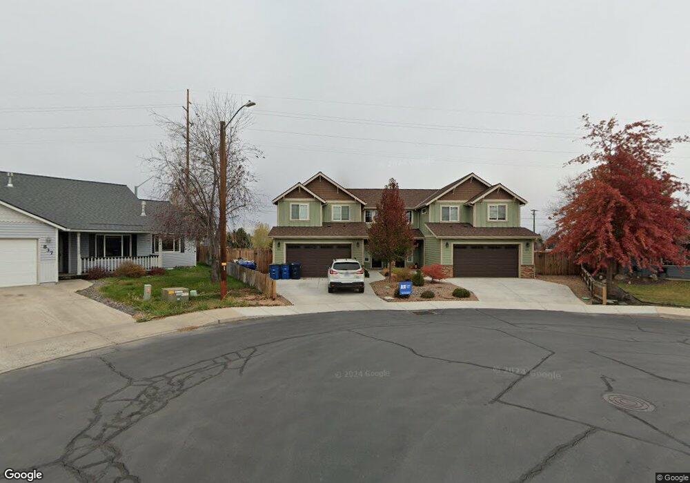 822 SW 26th Ct, Redmond, OR 97756 - photo 1