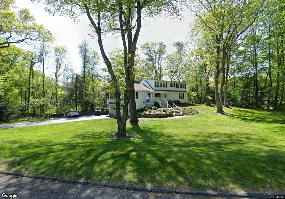 71 Raven Rd, Trumbull, CT 06611 - photo 1