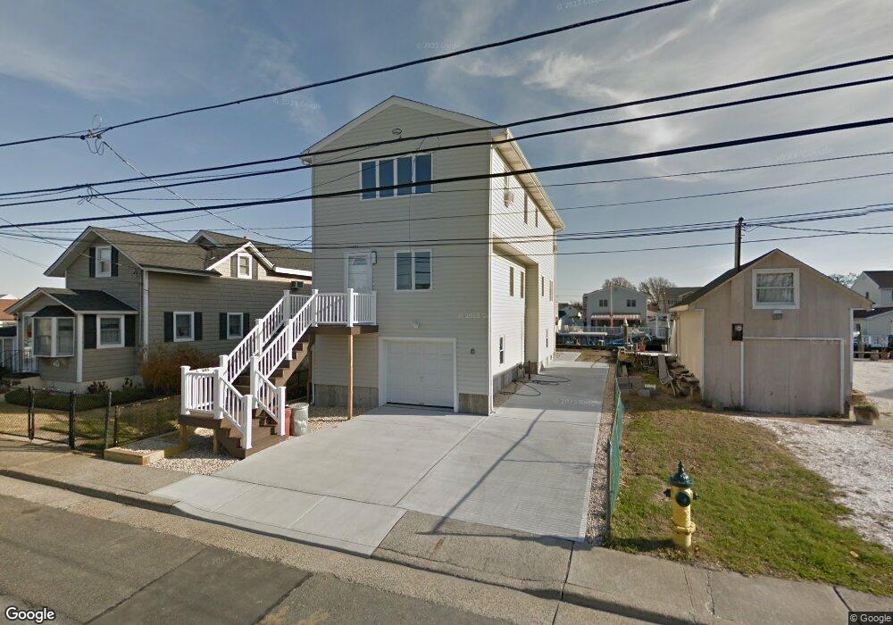 221 Sportsmans Ave, Freeport, NY 11520 - photo 1