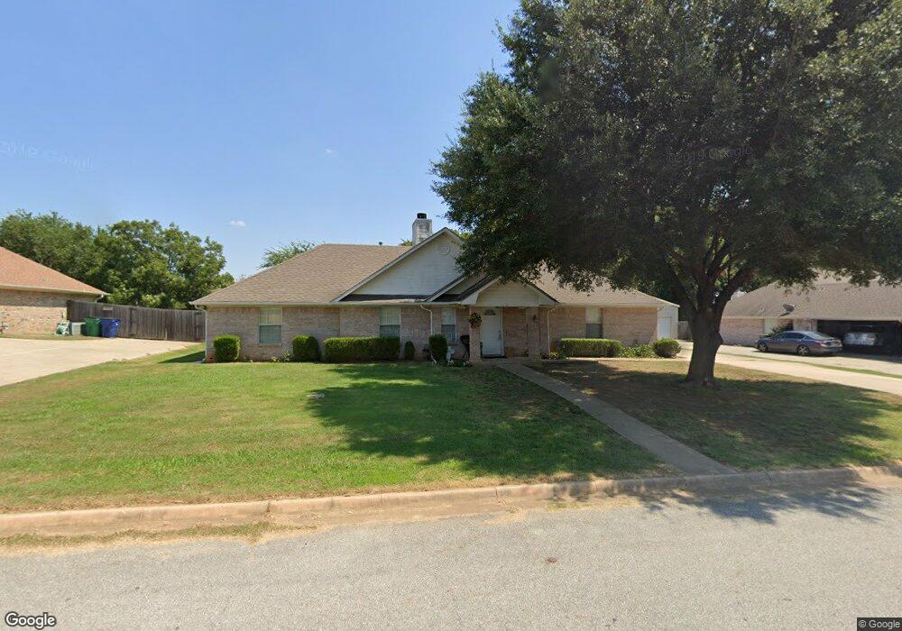 111 Ginger Dr, Pottsboro, TX 75076 - photo 1