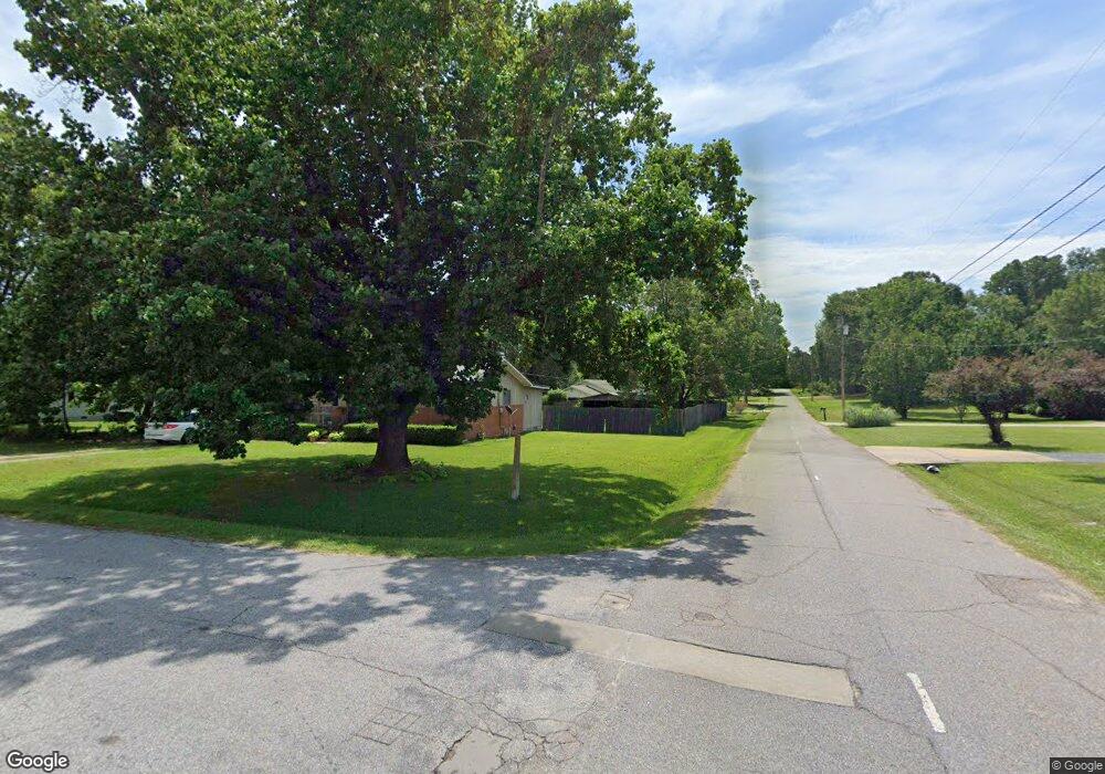 736 Village Rd, Elberton, GA 30635 - photo 1