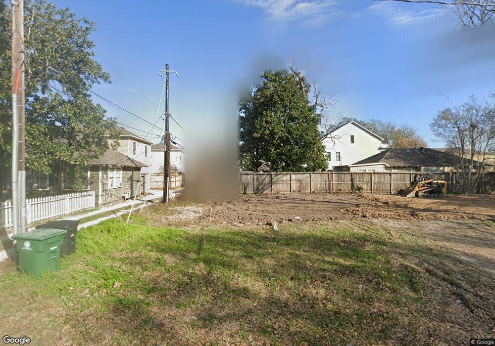 740 Beverly St, Houston, TX 77007 - photo 1