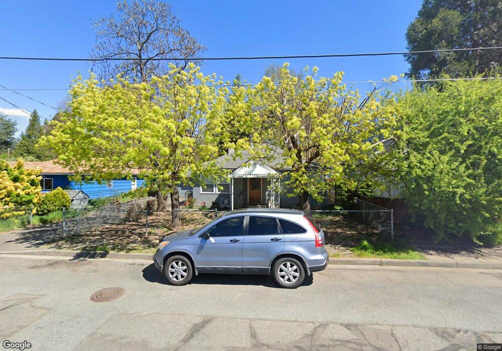 1511 Clara Ave, Grants Pass, OR 97527 - photo 1