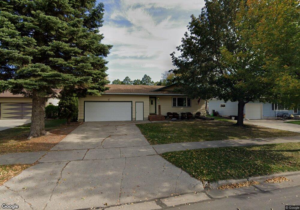 1807 Drees Dr, Grand Forks, ND 58201 - photo 1