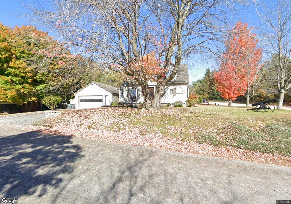 580 Arah St, Hooksett, NH 03106 - photo 1