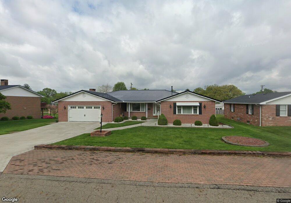 827 Fairview Blvd, Coshocton, OH 43812 - photo 1