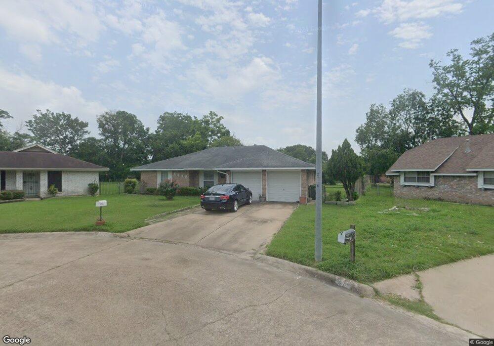 8802 Creeping Vine Ln, Houston, TX 77088 - photo 1