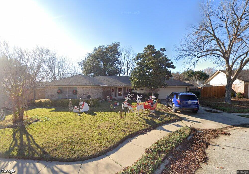 905 Shell Ct, Bedford, TX 76022 - photo 1