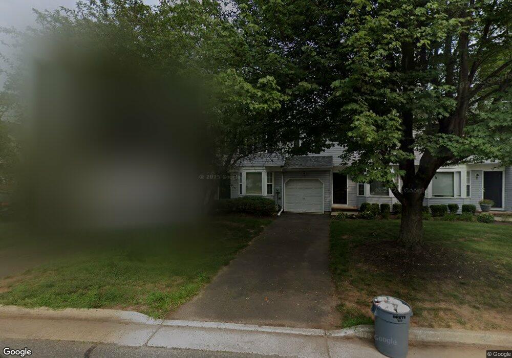 38 Tree Top Rd, Middlesex, NJ 08846 - photo 1