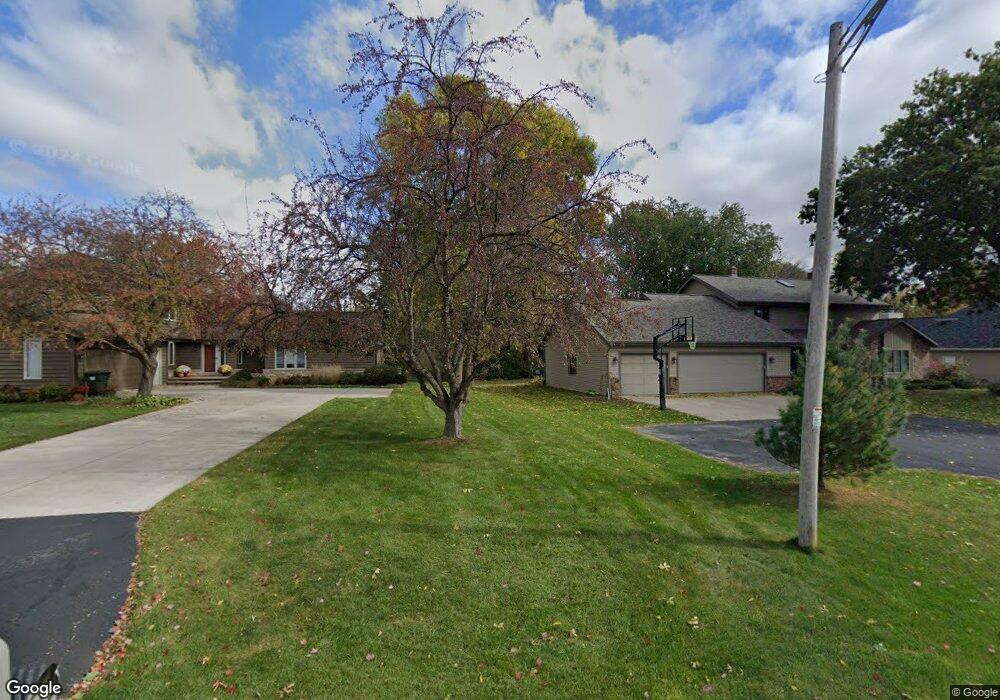 3222 N Shawnee Ln, Appleton, WI 54914 - photo 1