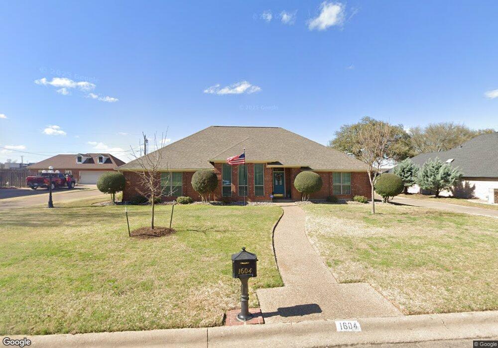 1604 Stonegate Dr, Cleburne, TX 76033 - photo 1