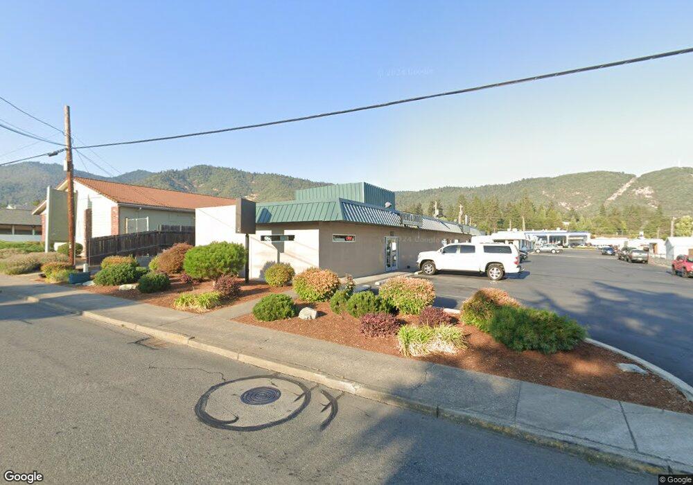 1569 NE 6th St, Grants Pass, OR 97526 - photo 1