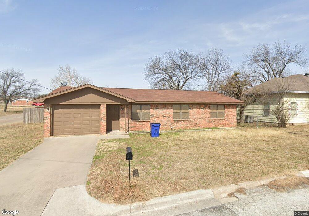 506 W Hallsell St, Decatur, TX 76234 - photo 1