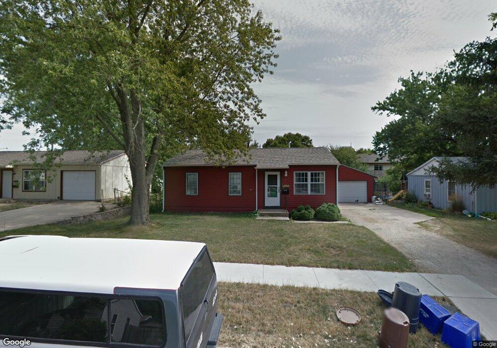 945 Valleyview Dr, Marion, IA 52302 - photo 1