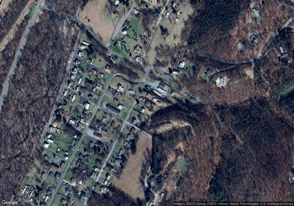 394 N Laurel Ave, Berkeley Springs, WV 25411 - photo 1