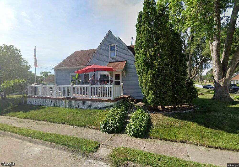 2037 N Fillmore St, Davenport, IA 52804 - photo 1