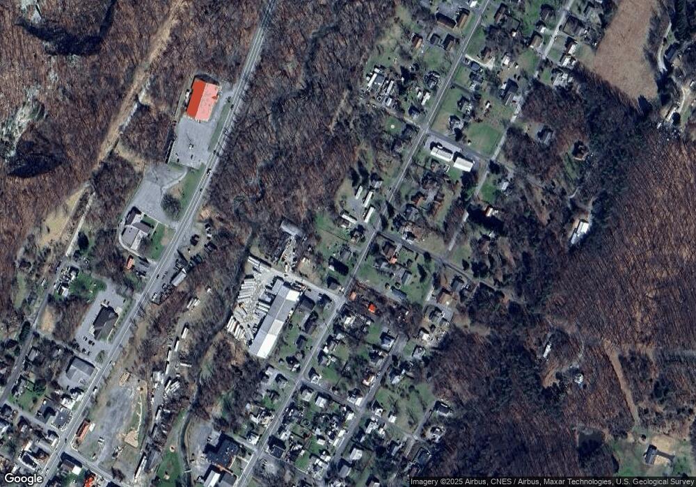 565 Harrison Ave, Berkeley Springs, WV 25411 - photo 1