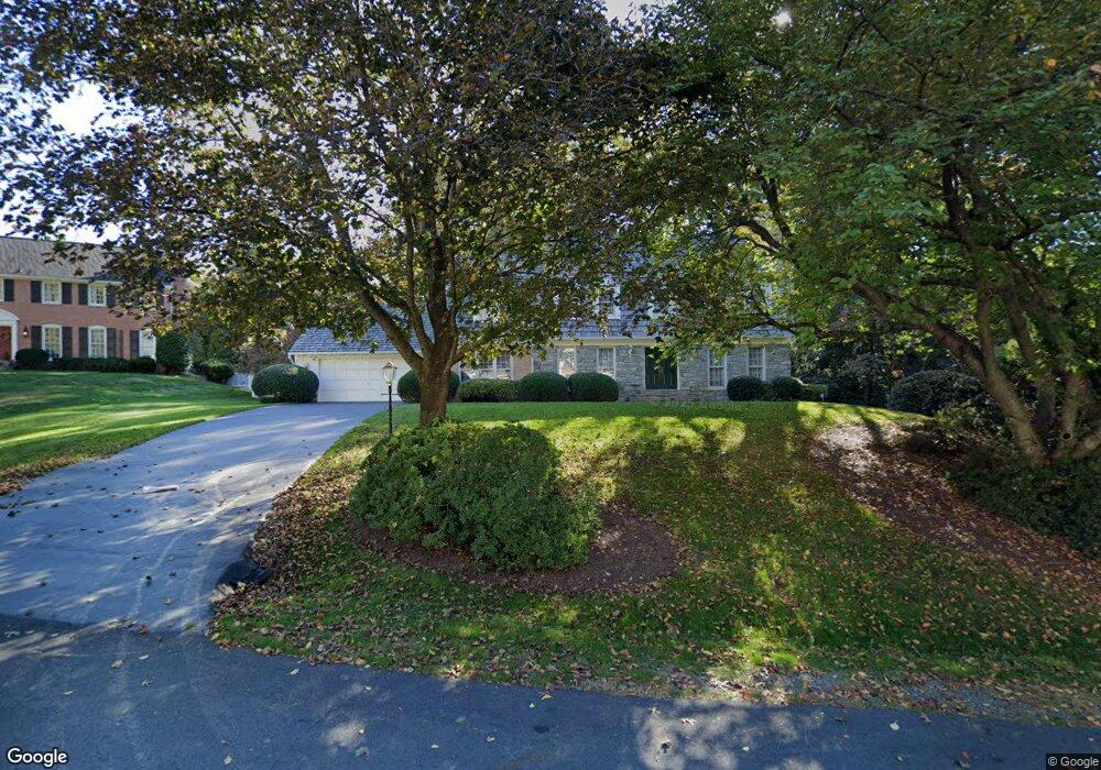 1173 Huntover Ct, McLean, VA 22102 - photo 1