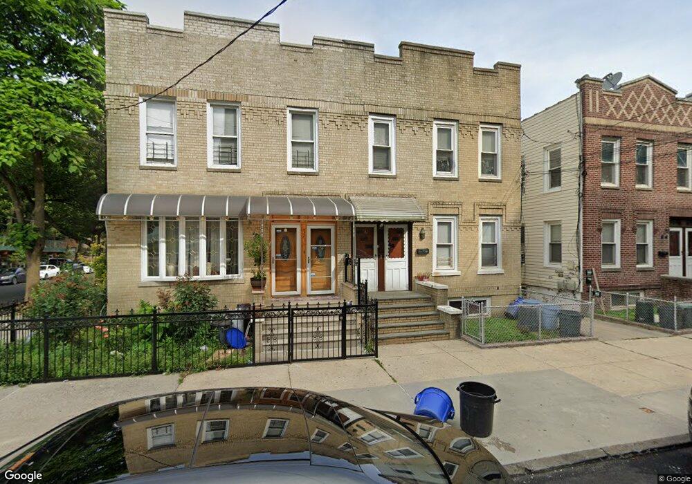 3215 Corlear Ave, Bronx, NY 10463 - photo 1