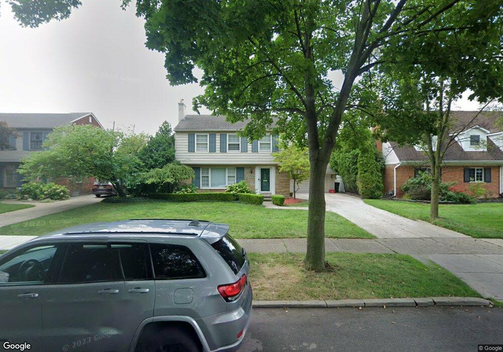 1009 Somerset Ave, Grosse Pointe Park, MI 48230 - photo 1