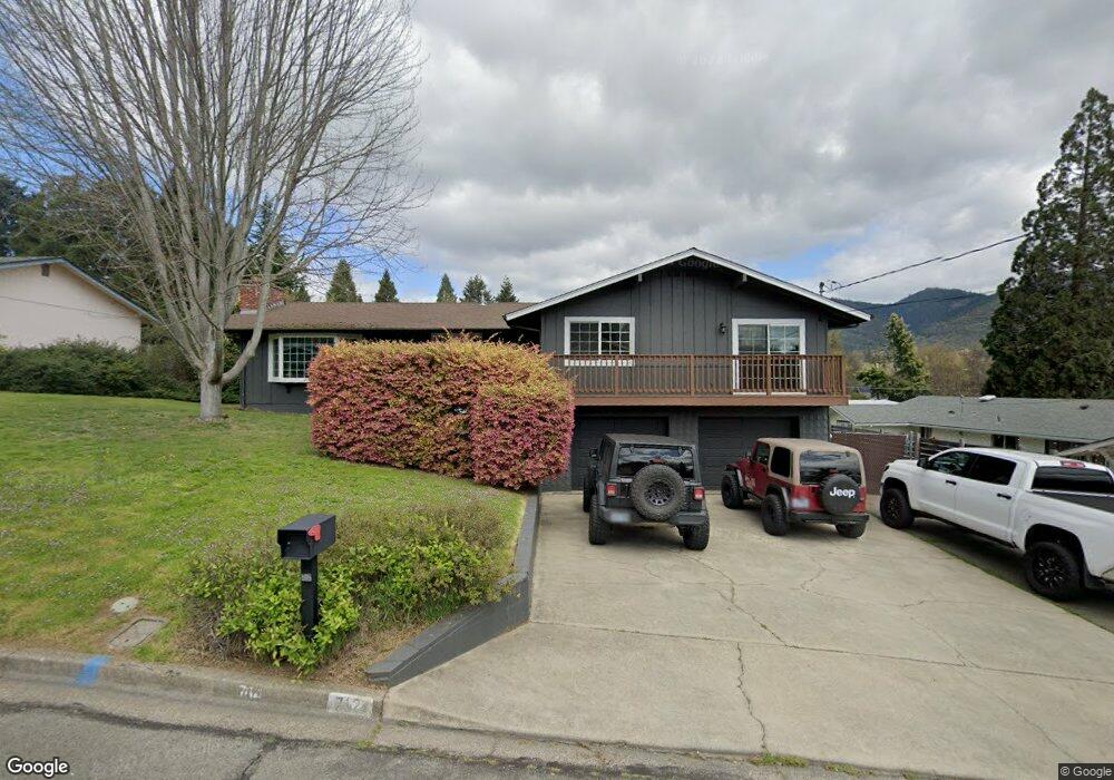712 NW Savage St, Grants Pass, OR 97526 - photo 1