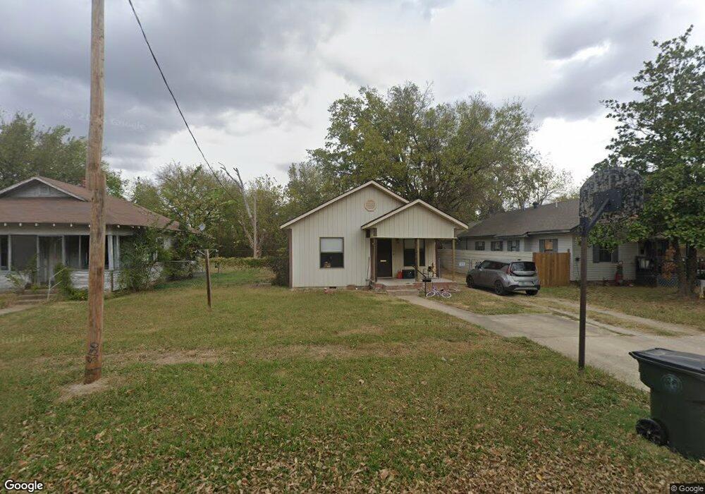703 W 10th St, Okmulgee, OK 74447 - photo 1