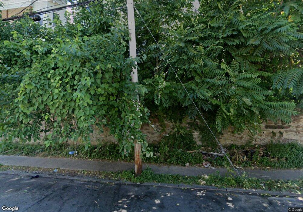 148 Linden St unit 1, Yonkers, NY 10701 - photo 1