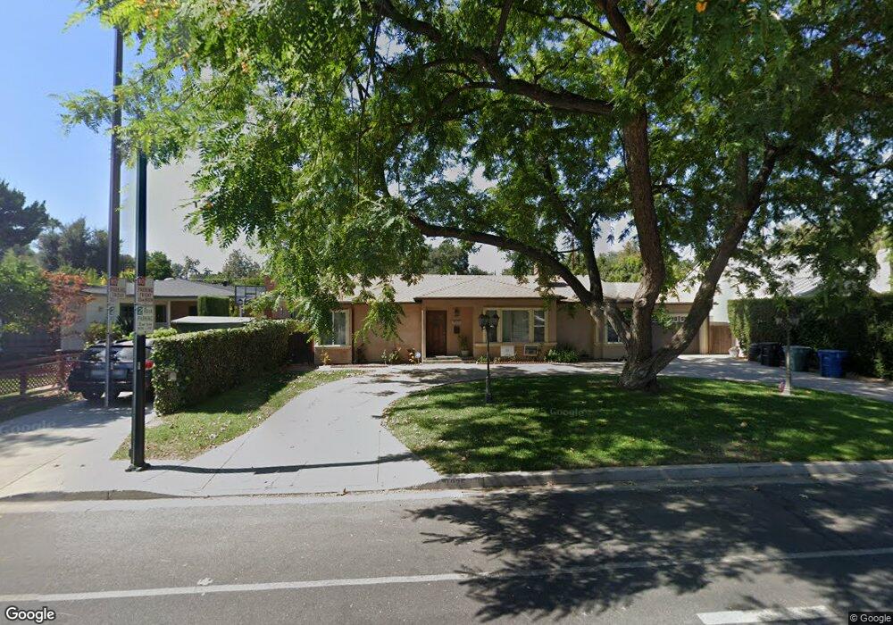 1925 W Riverside Dr, Burbank, CA 91506 - photo 1