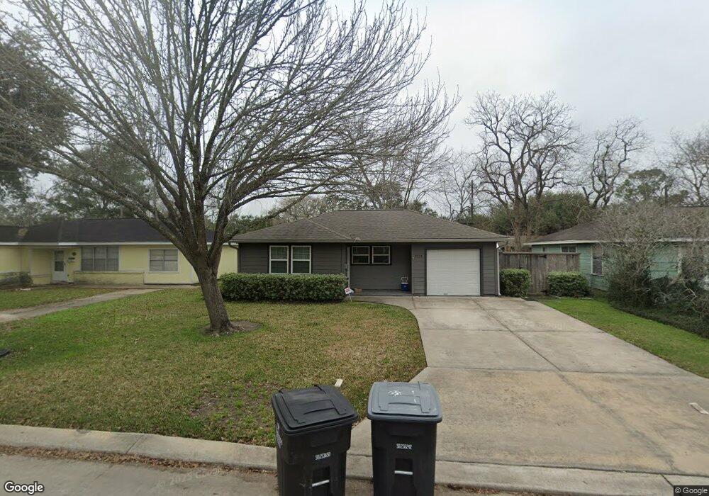 1714 S Park Dr, Alvin, TX 77511 - photo 1