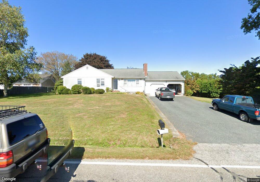 316 Wyatt Rd, Middletown, RI 02842 - photo 1
