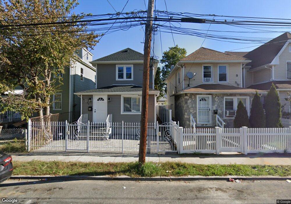 10739 164th St, Jamaica, NY 11433 - photo 1