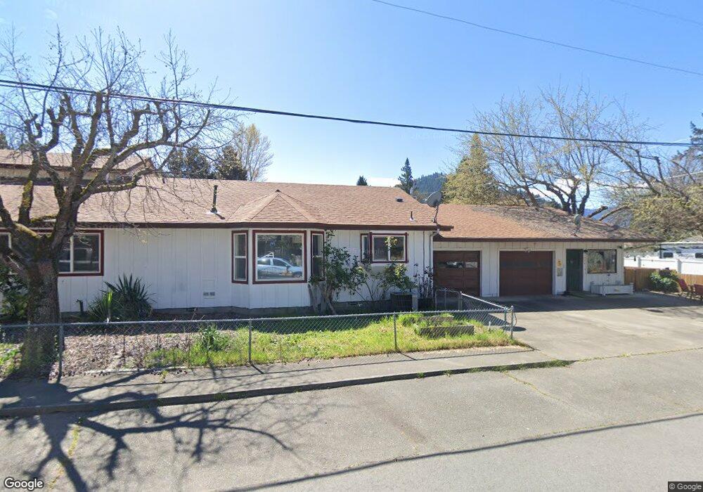 227 Cedar St, Rogue River, OR 97537 - photo 1