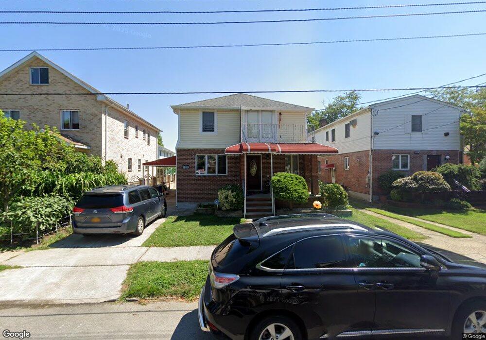 7615 171st St, Fresh Meadows, NY 11366 - photo 1