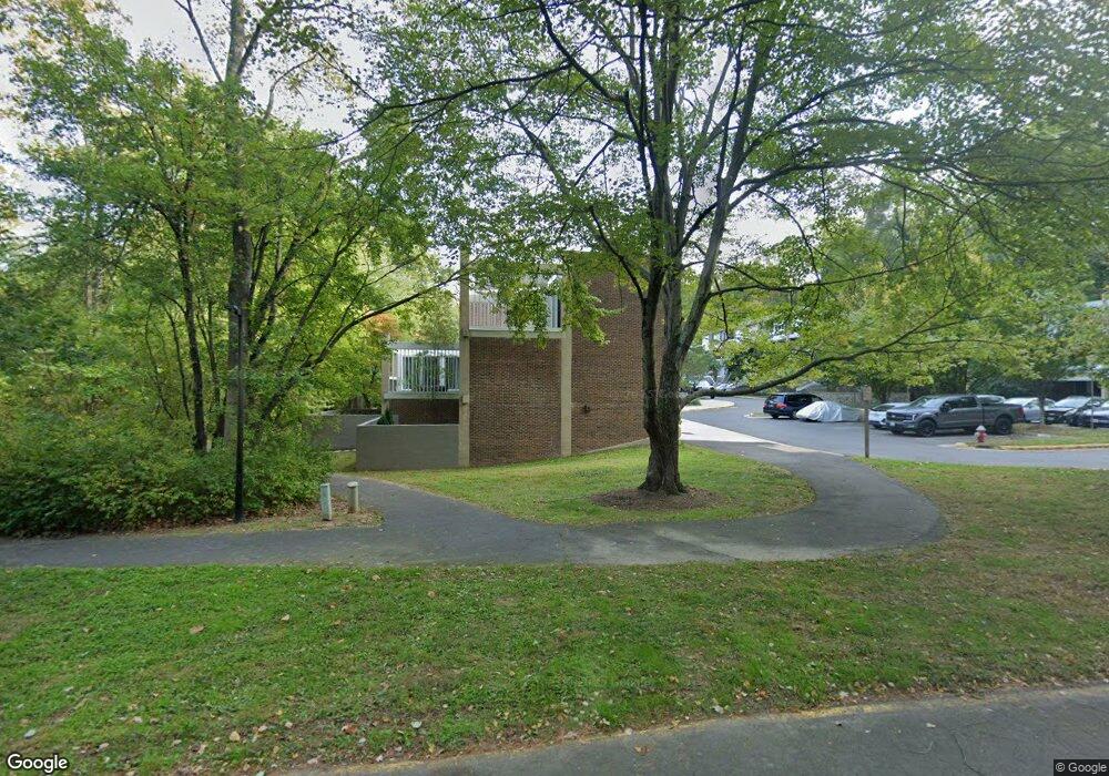 11531 Maple Ridge Rd, Reston, VA 20190 - photo 1