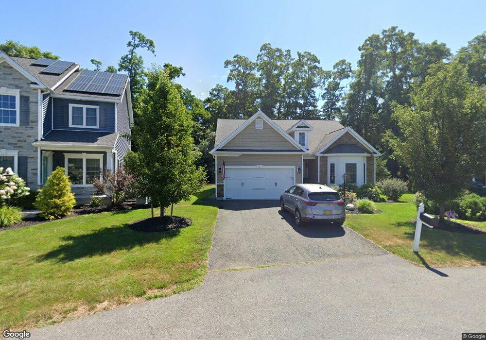 51 Flanders Ln, Albany, NY 12203 - photo 1