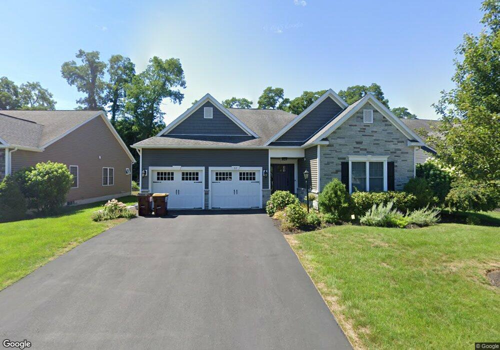 37 Flanders Ln, Albany, NY 12203 - photo 1