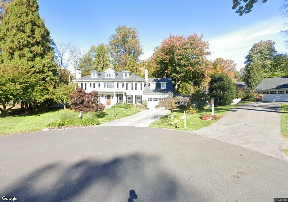 1172 Huntover Ct, McLean, VA 22102 - photo 1