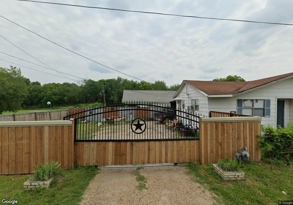 1207 Faulkner Ave, Ennis, TX 75119 - photo 1