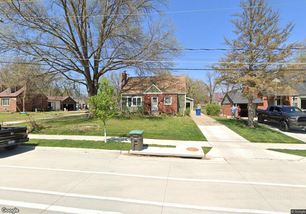 4421 Franklin Ave, Des Moines, IA 50310 - photo 1