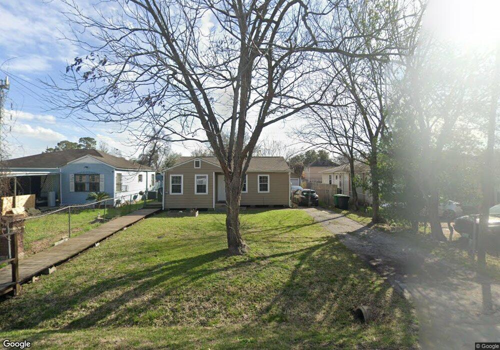 536 Comile St, Houston, TX 77022 - photo 1